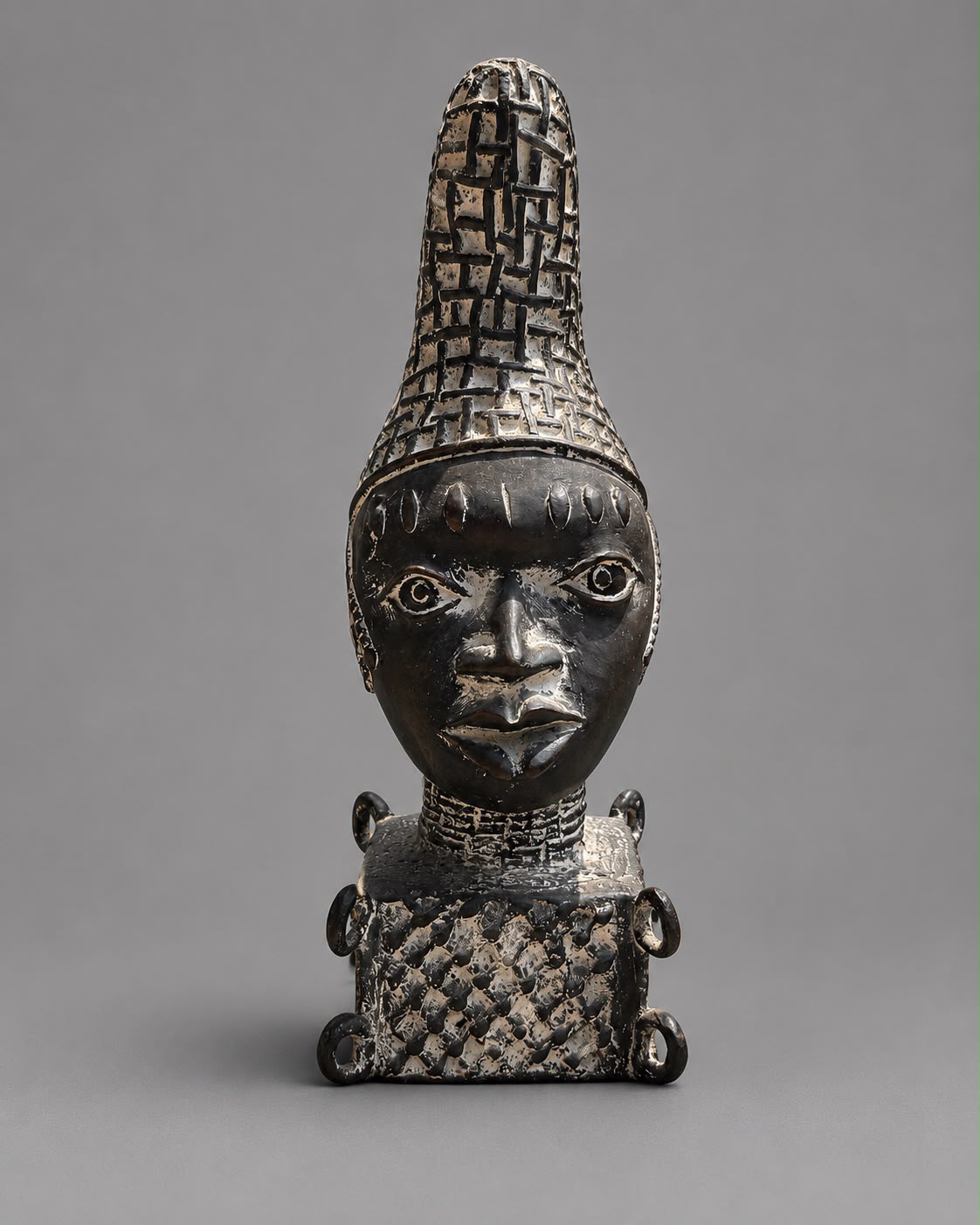 Set of 3 Vintage African Tribal Head Sculptures with White Pigment Detailing - 30cm