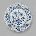 Vintage Blue & White Porcelain Wall Plate - Onion Pattern Style - 25cm