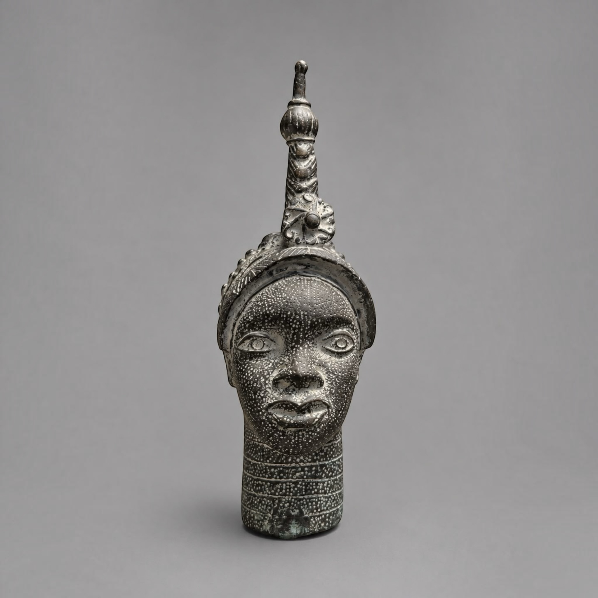 Set of 3 Vintage African Tribal Head Sculptures with White Pigment Detailing - 30cm