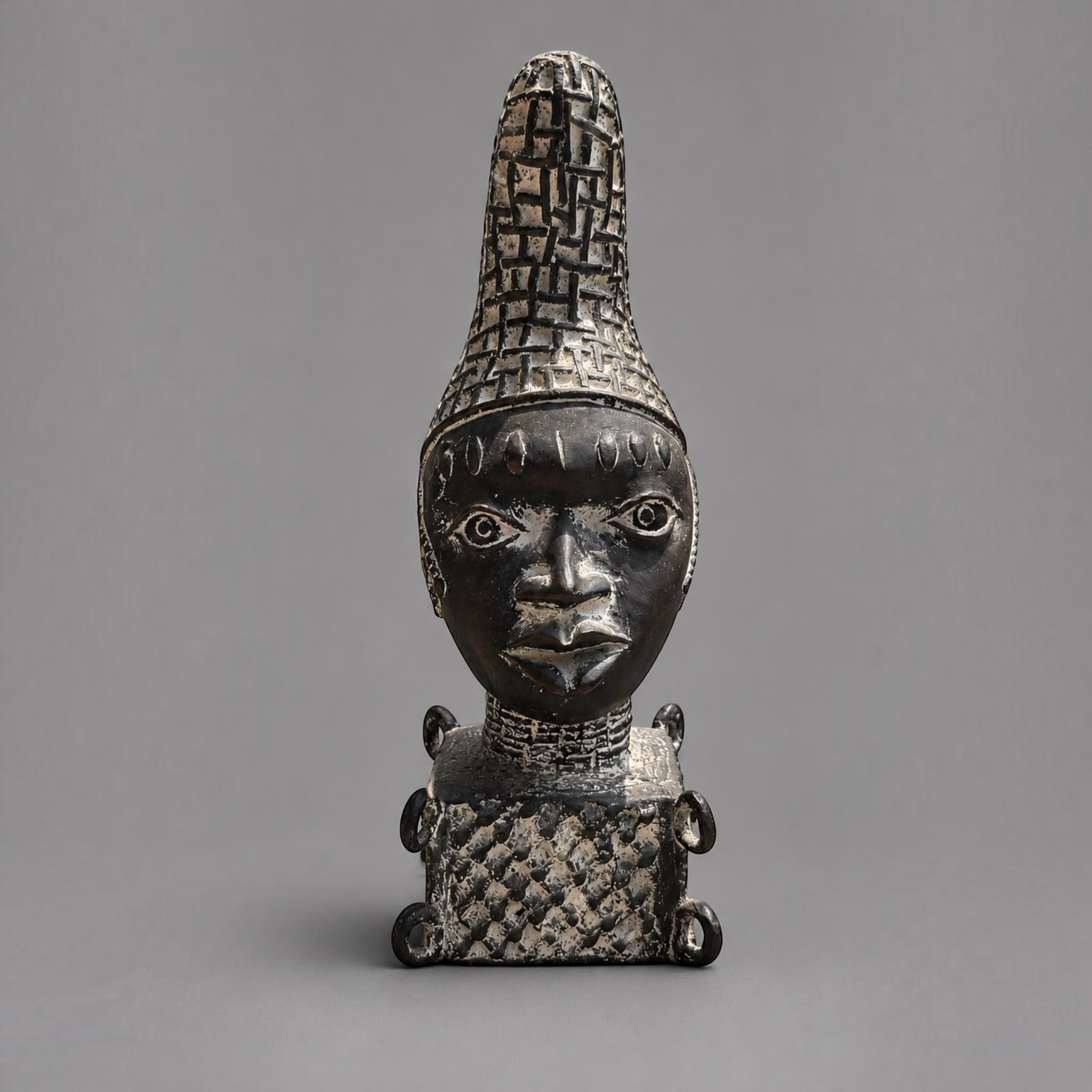 Set of 3 Vintage African Tribal Head Sculptures with White Pigment Detailing - 30cm